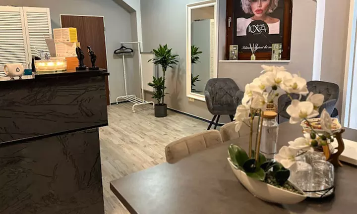 Augenbrauen-Microblading oder Lippen-Permanent-Make-up