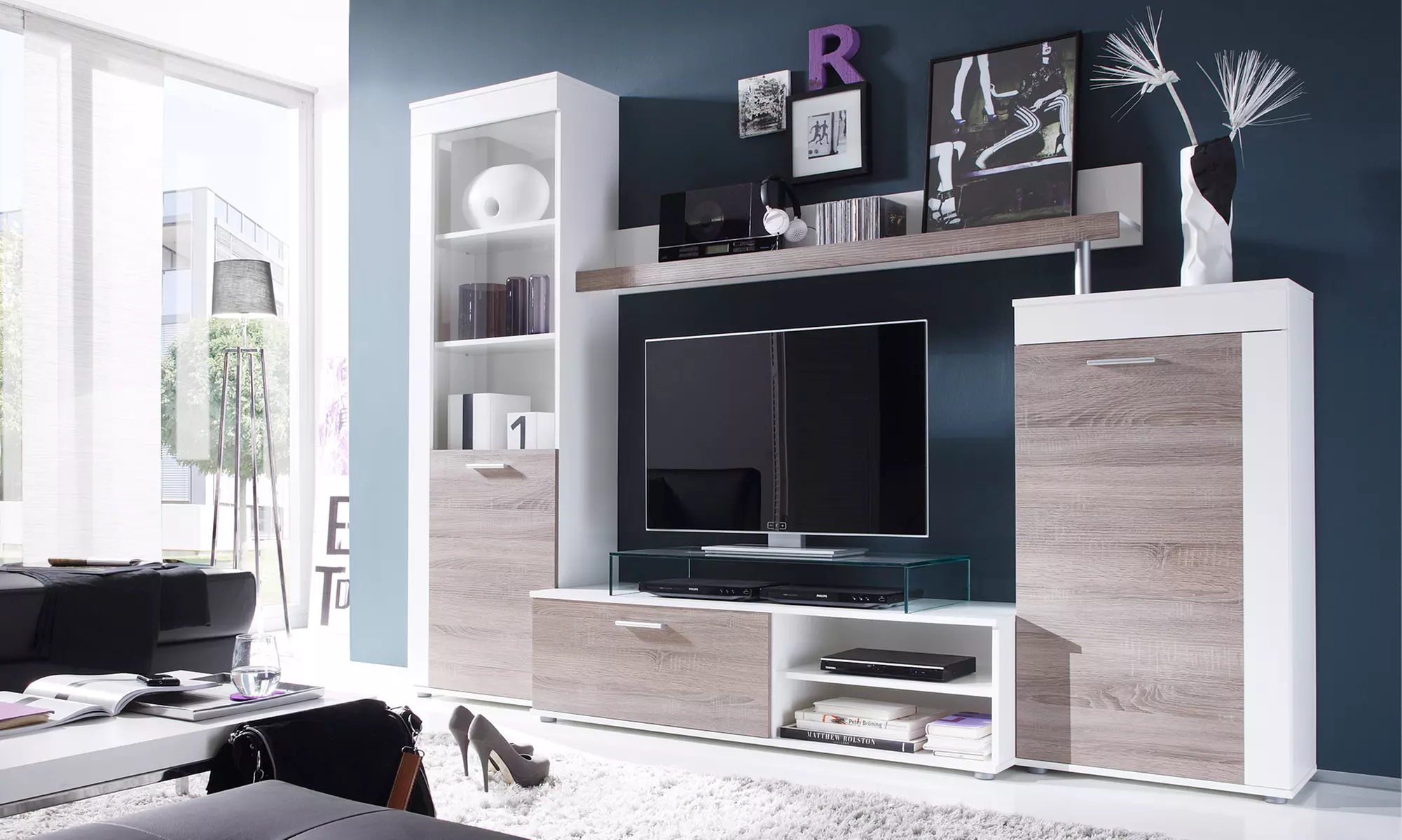 Moderne Wohnwand in vier verschiedenen Designs, inkl. Versand ab 229 € - Primary Image