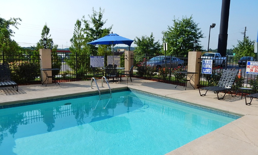 Comfort Suites – Riverwatch Parkway | Groupon