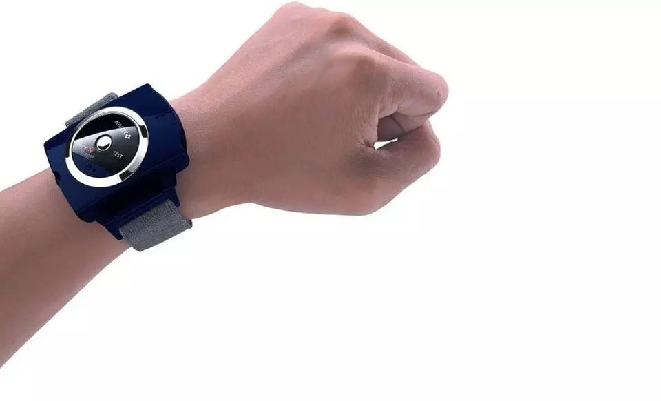 $24.99 for a Hivox Bio-Feedback Snore Stopper ($49.99 List Price). Free Shipping and Returns. - Second Medium