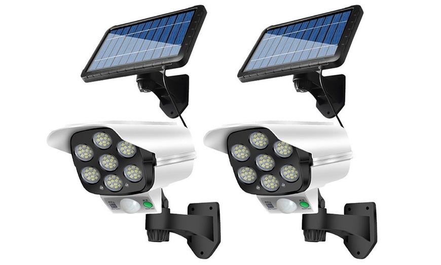 Image 6: Outdoor Solar Security Lights with Motion Sensor