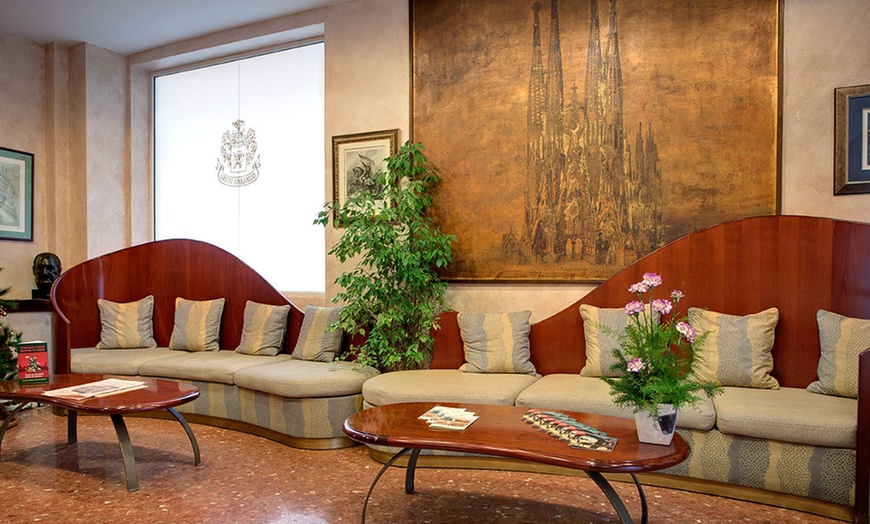 Image 3: Tarragona, descubre el legado de Gaudí y PortAventura