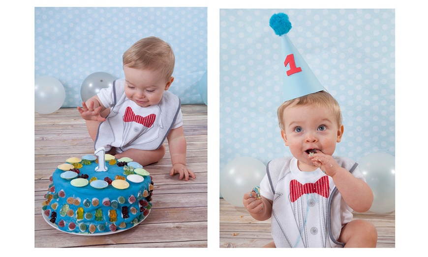 Image 1: Baby Cake-Smash Photoshoot