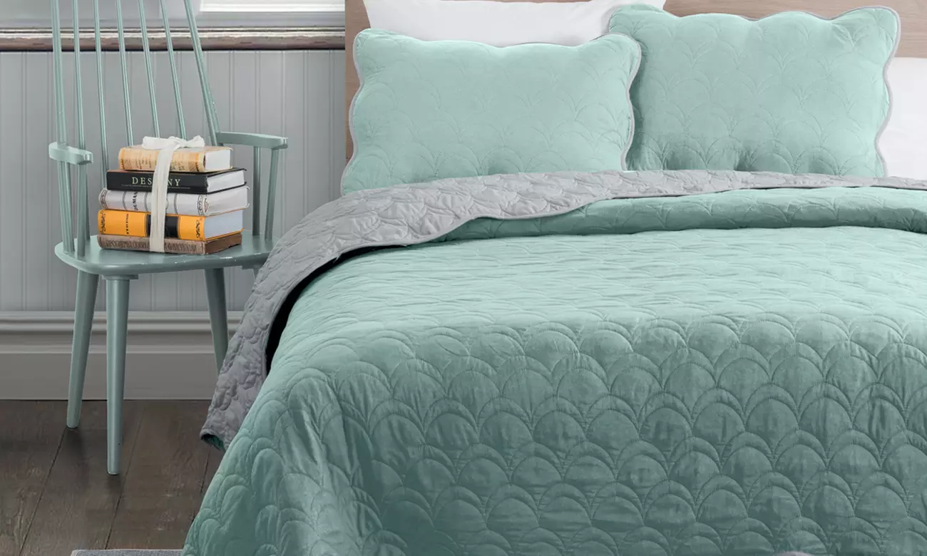 Charlotte Reversible Scalloped Quilt Set (3-Piece) - Primary Image