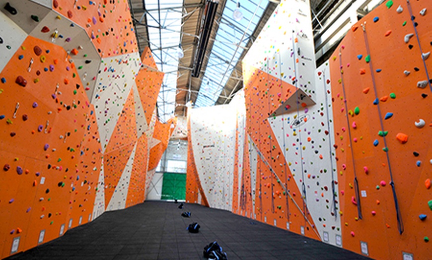 Image 3: Indoor Climbing Taster Session