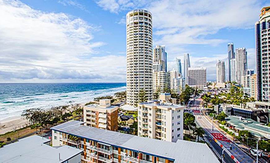 Image 2: Surfers Paradise: 3N Beach Stay