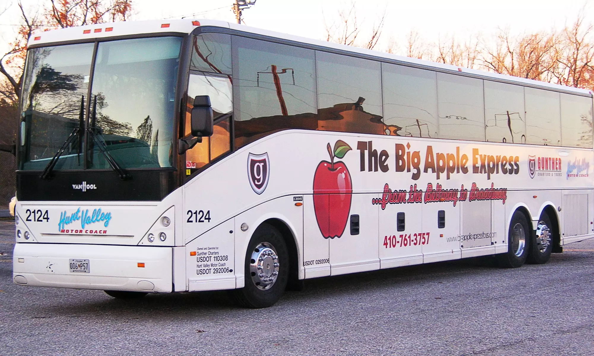 $33 for a Same-Day Round-Trip Bus Ride to New York City from Hunt Valley Motor Coach ($55 Value) - Primary Image