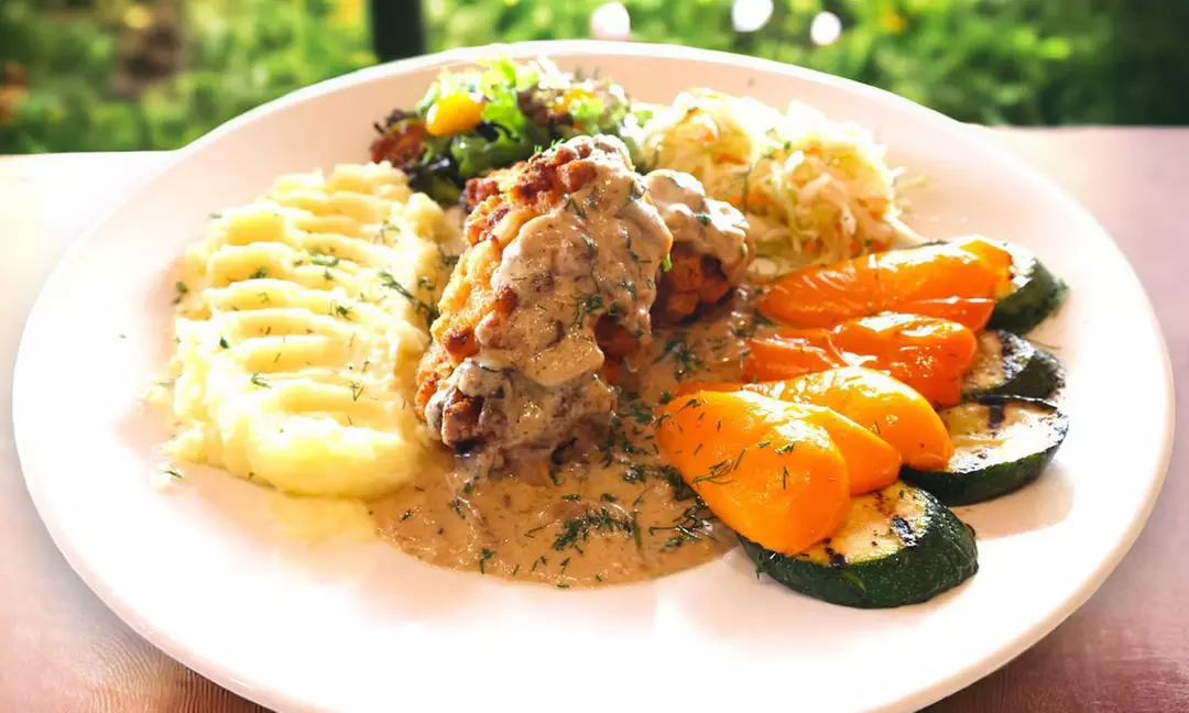 Experience Russian Flavors with Entertainment and Dining Options
