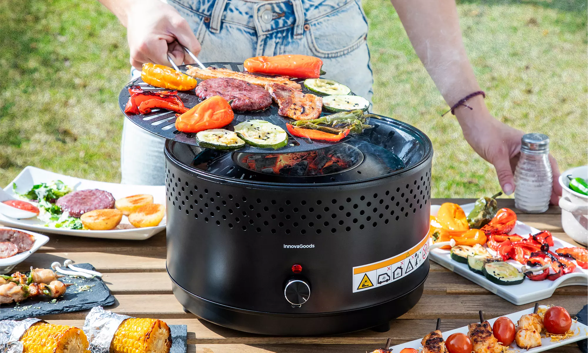 Innovagoods tragbarer, rauchfreier Holzkohlegrill CleanQ - Primary Image