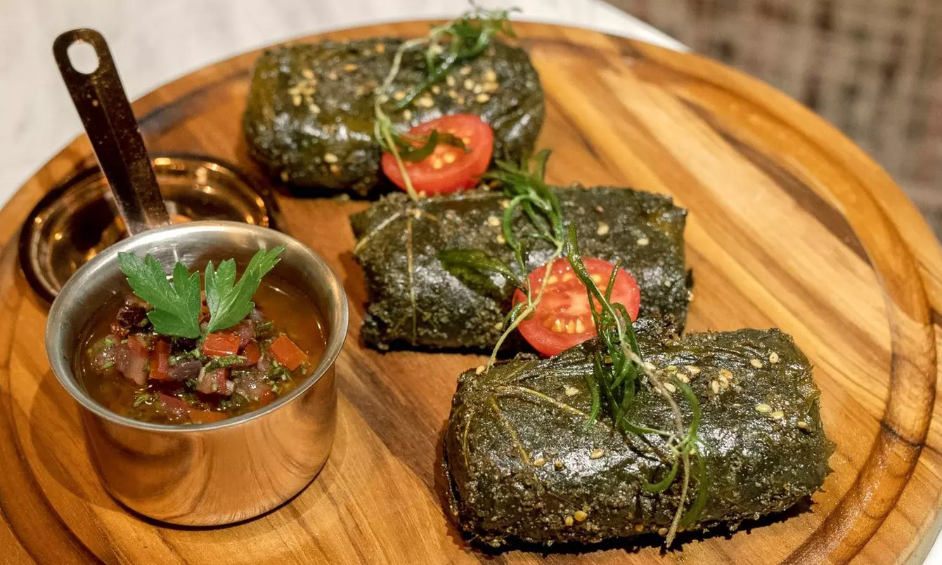 AED 100 Towards Food and Drinks