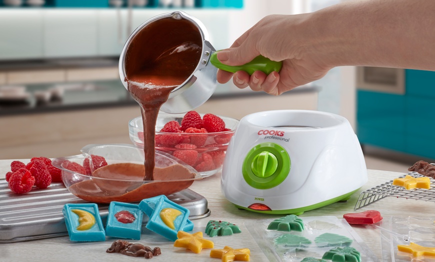 Image 5: Chocolate Fondue Set