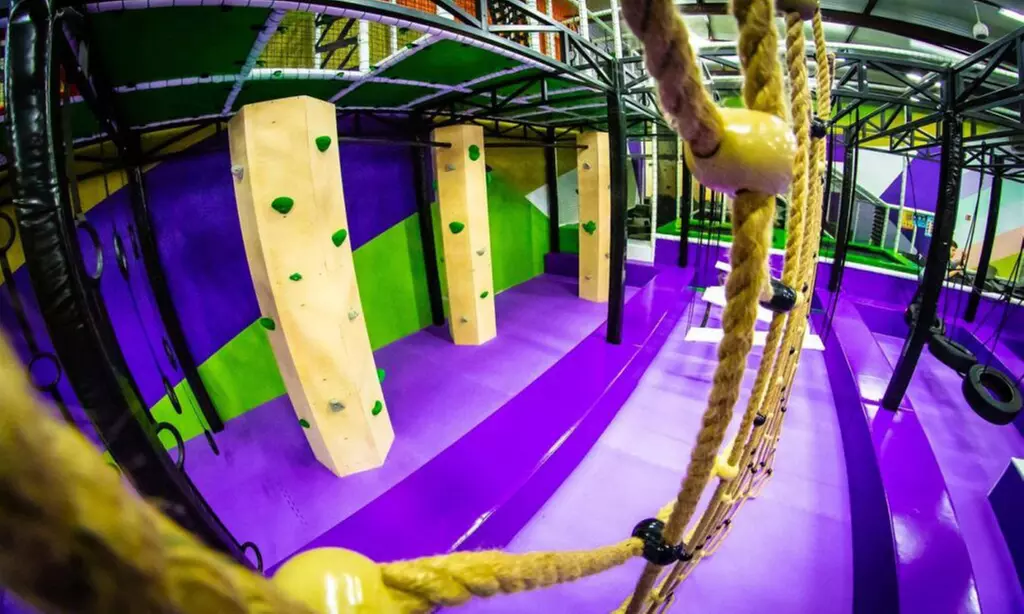 Całodniowe wejście do bawialni dla 1 dziecka z opiekunem