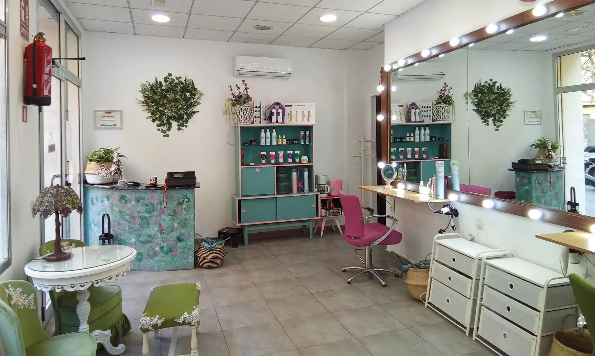 Peluquería con lavado, hidratación, corte, peinado y opción a color