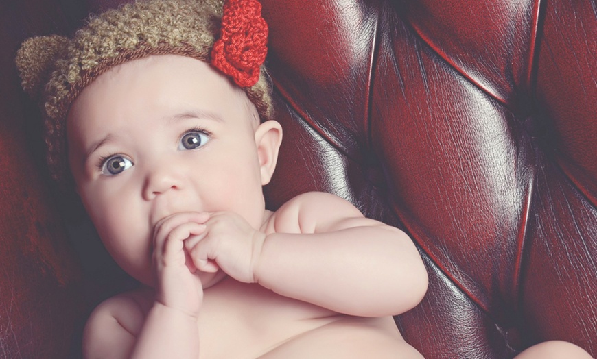 Image 2: Festive Photoshoot With Cards