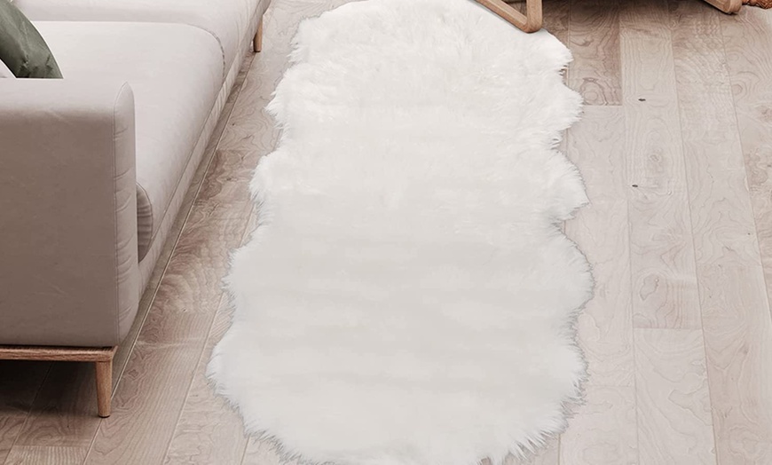 Image 3: HomCom Fluffy White Rug