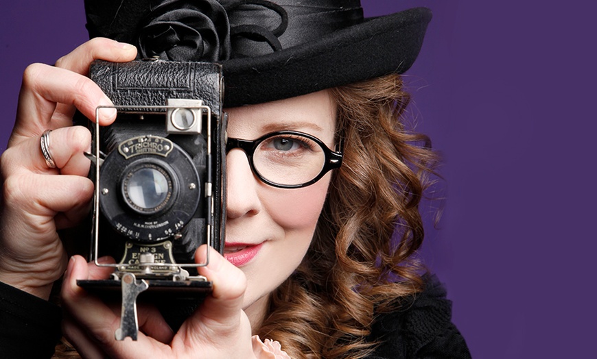 Image 3: Vintage or Boudoir Photoshoot