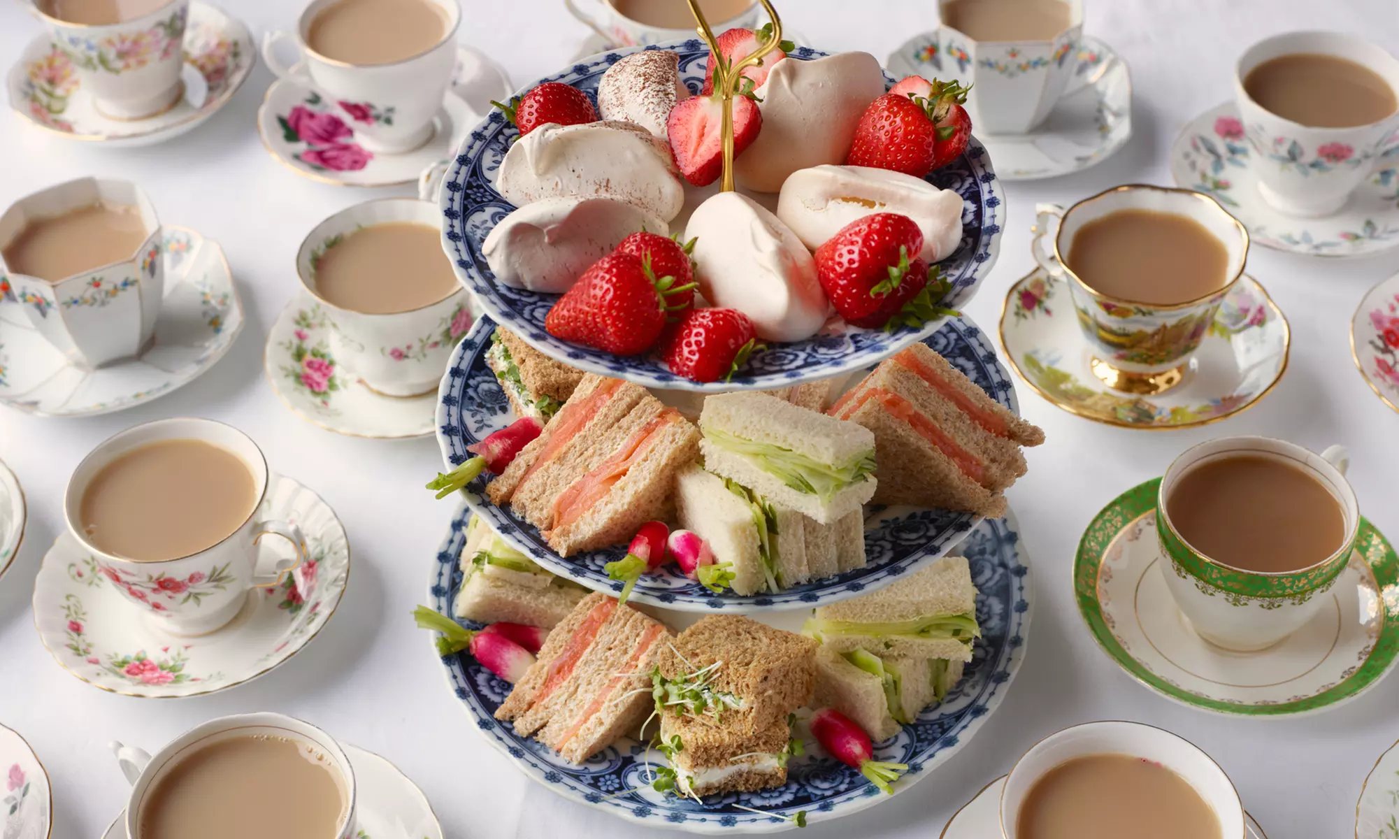 Maxima's verwennerij: Wandel- of Fietsarrangement + Lunch of High Tea (tot 62% korting) - Primary Image