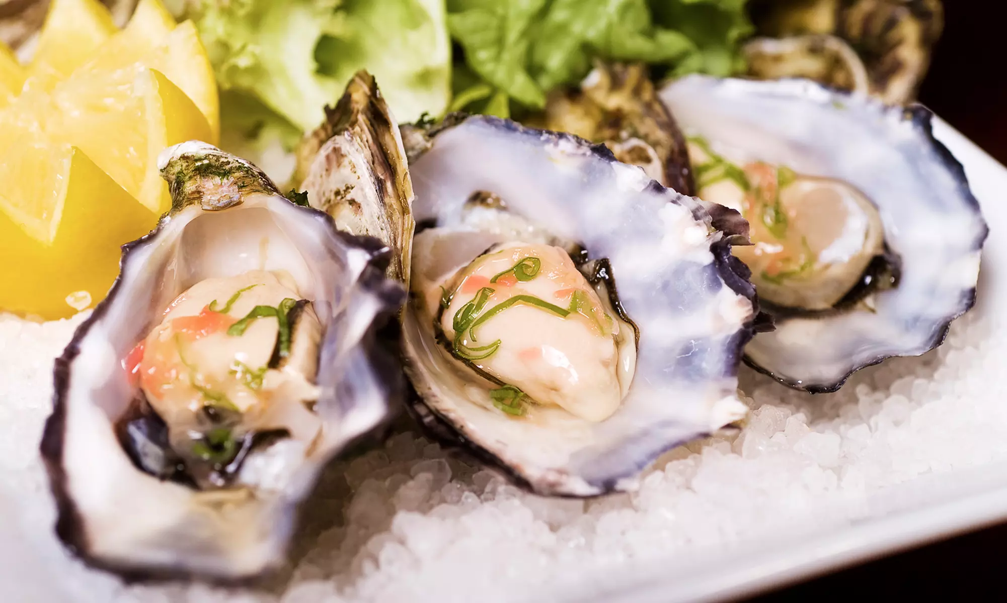 $43 for Two Dozen East Coast Blue Point Oysters and Two Drinks at Eats on Lex ($102 Value) - Primary Image