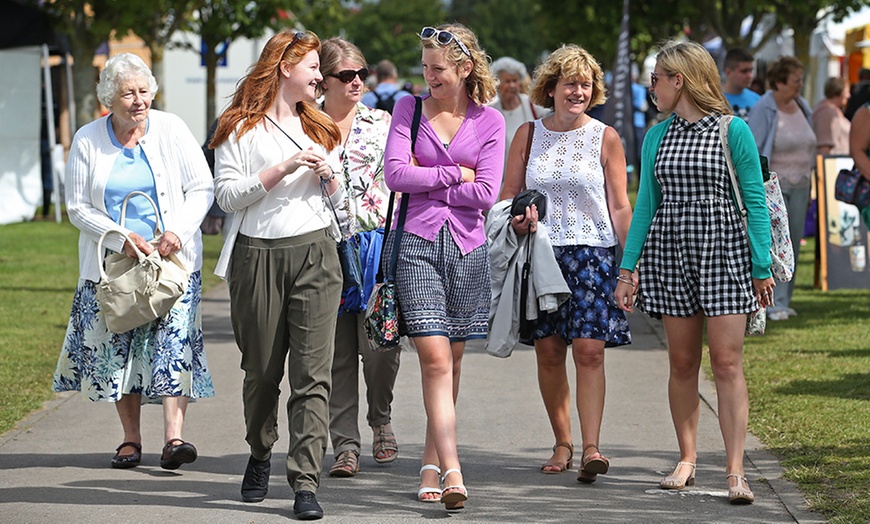 Image 9: Southport Flower Show Tickets