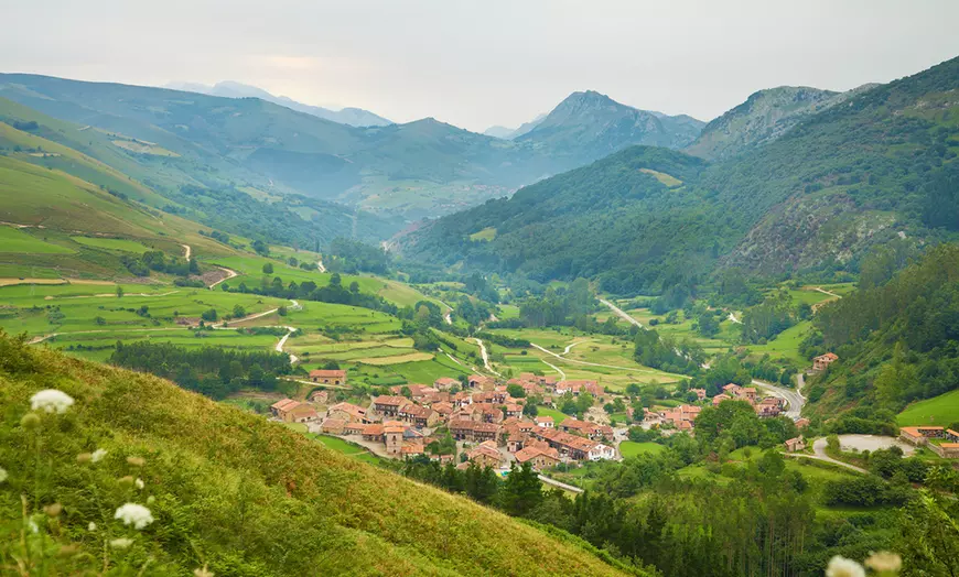 Image 6: Cantabria con visita a bodega