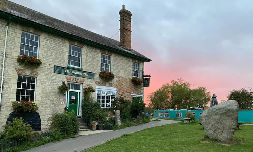 Explore Britain's Canals With A Fun One-Day Canal Boat Adventure