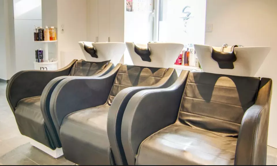 Jusqu'à 67% de remise sur Couleur / Reflets chez Salon Estaz