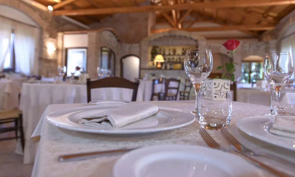 Vibo Valentia 4*: camera doppia con colazione, mezza pensione e Spa