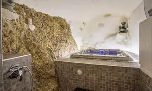 2 pass en spa privatif d'1h30 et décoration, demi-champagne en option, à La Bomboniere and Spa privatif