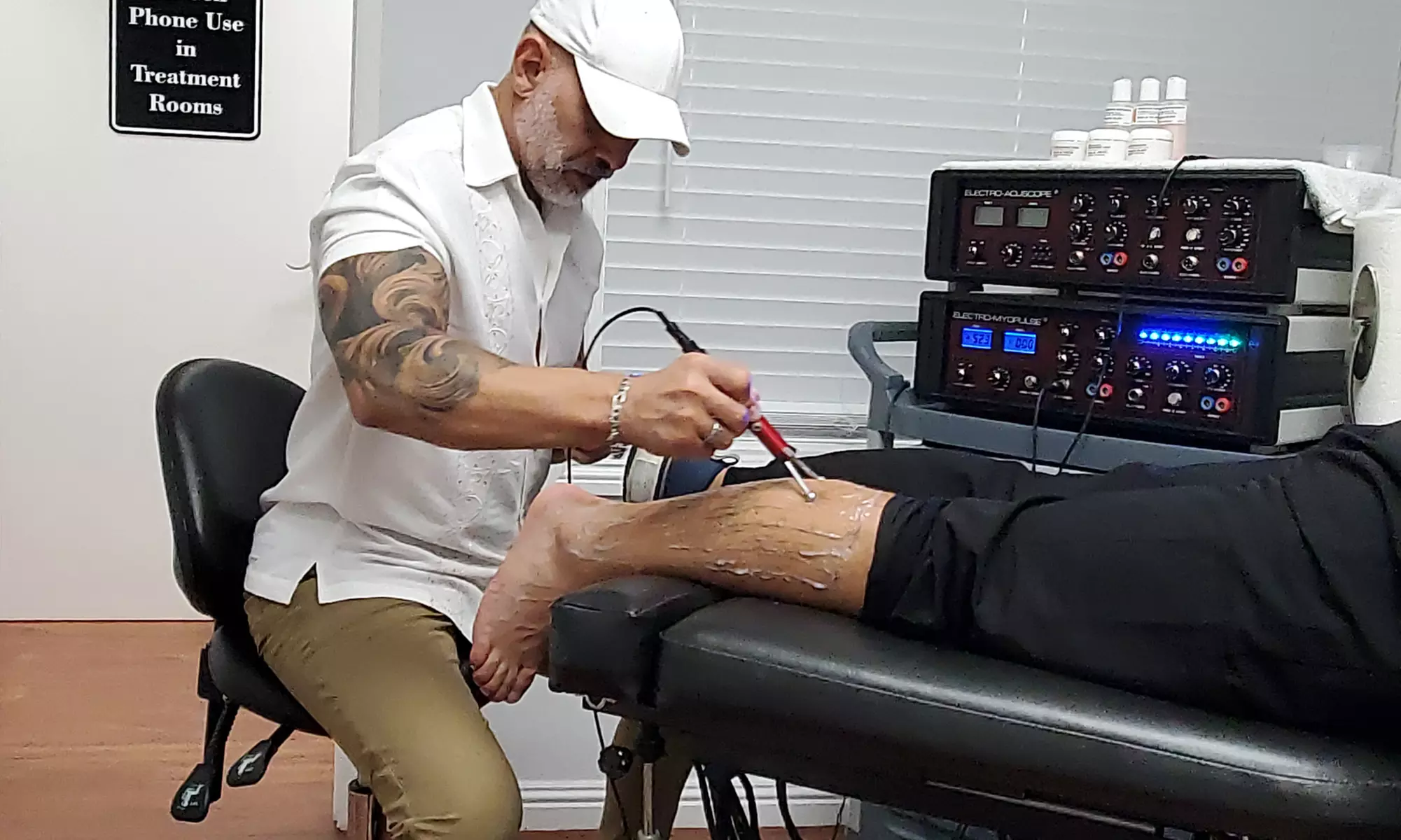Discover Advanced Pain Relief with Spinal Decompression at Glendale Chiropractic & Pain Solutions (Up to 67%Off) - Second Medium