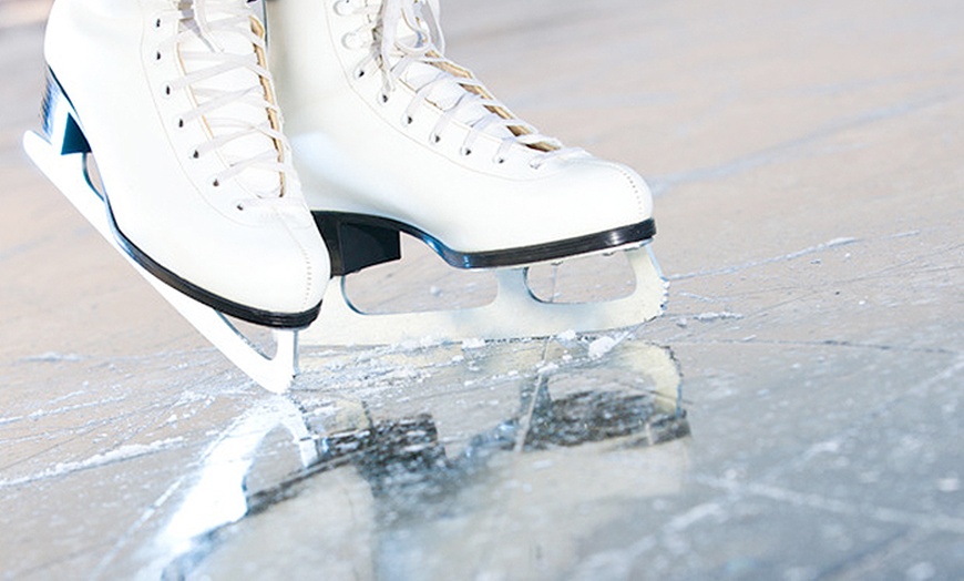 Image 1: Ice skating@Marina Mall Ice Rink