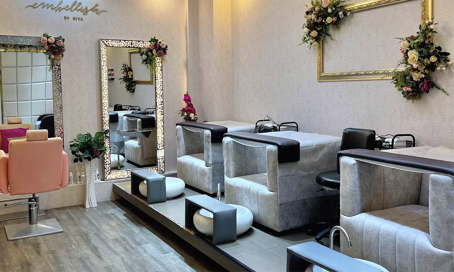 Full Set of Eyelash Extensions