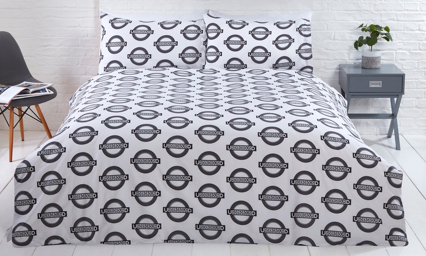 Image 9: TFL Printed Reversible Duvet Set