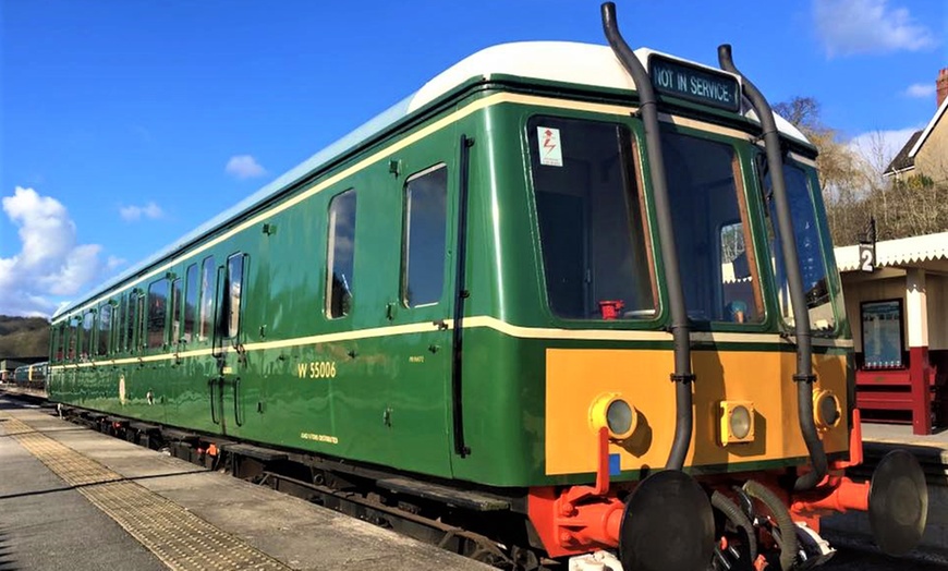 Image 3: One-Day Peak District Train Tour