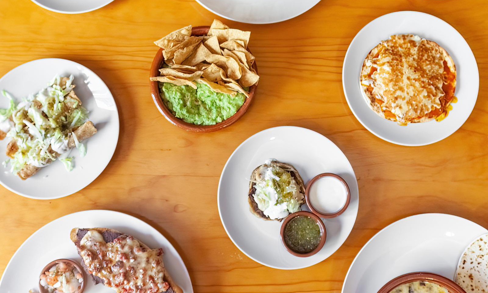 Menú mexicano para 2 o 4 con nachos, tacos y margaritas o refrescos