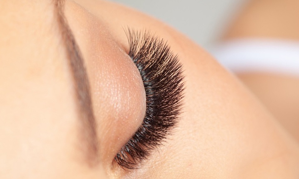 Sesión de lifting y tinte o extensión de pestañas con extras a elegir