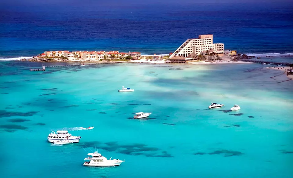 Four- or Five-Night Stay with Breakfast at Avalon Reef Isla Mujeres in Mexico - Primary Image