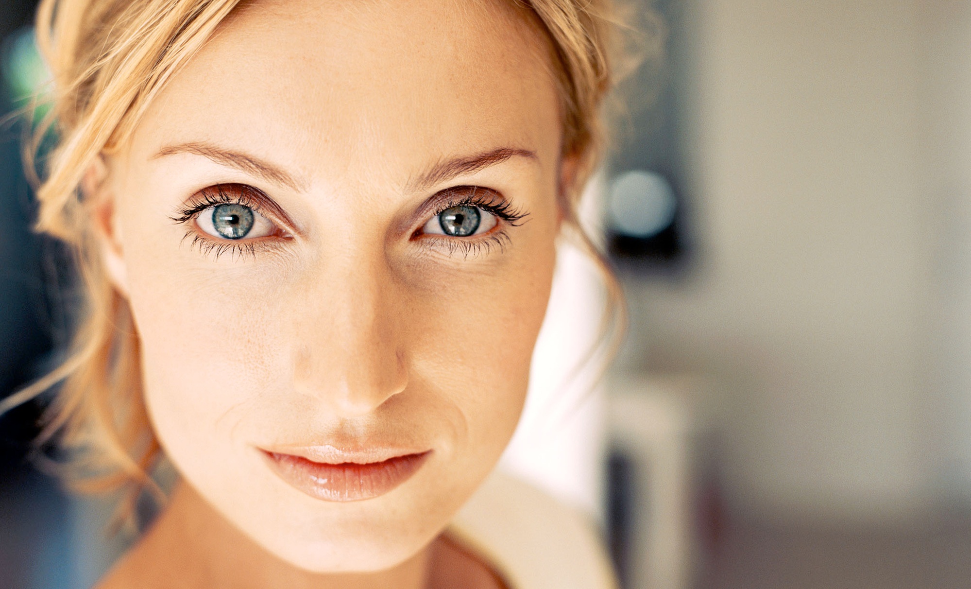 Refresh with Micro-current Facelift Sessions