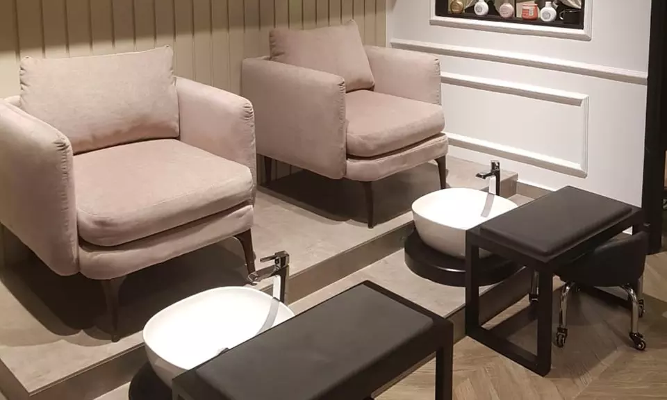 Elevate Your Look with One-Hour Deep Cleaning, Hydra Facial, & More