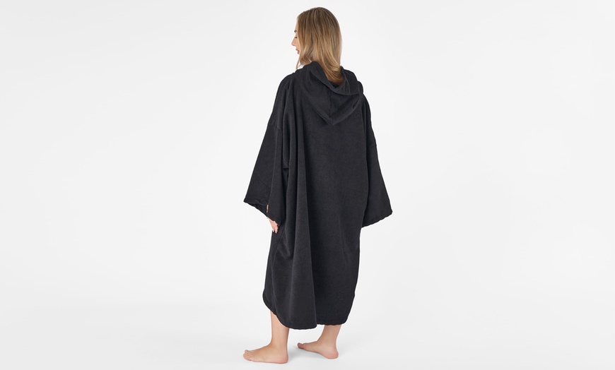 Image 3: Adult Oversized Poncho Towel