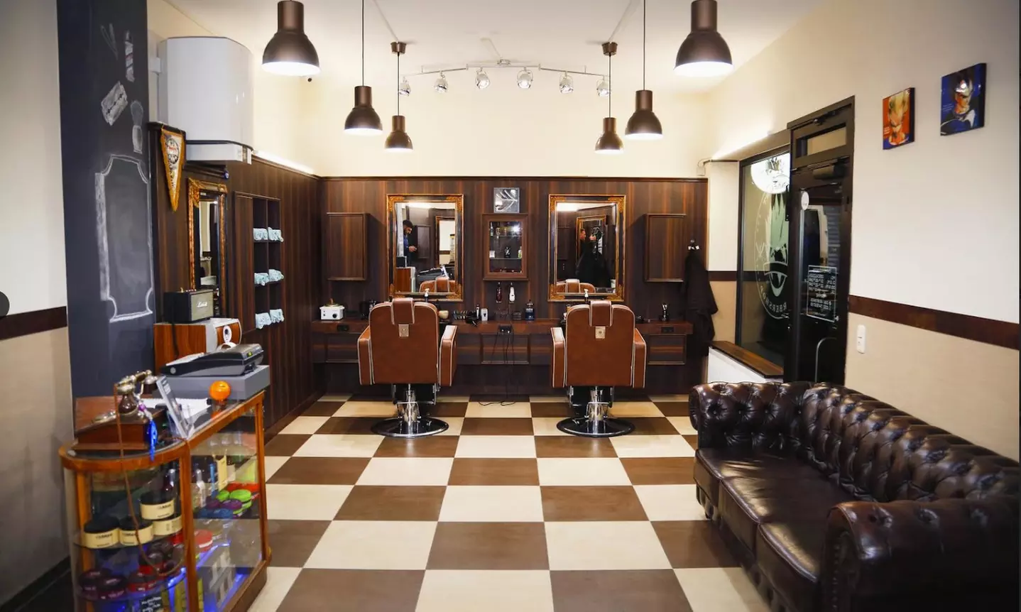 Bartrasur, Haarschnitt oder Barber-Paket bei The Mans World