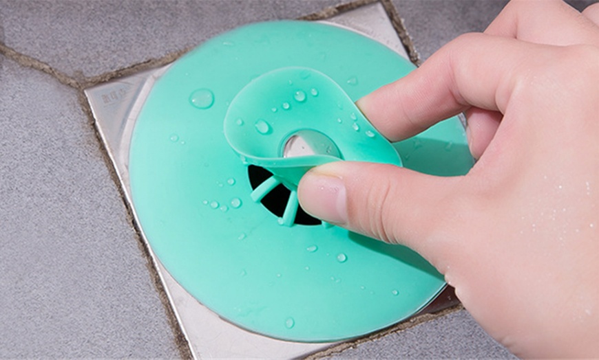 Image 5: Two of Four Silicone Leak-Proof Drain Covers