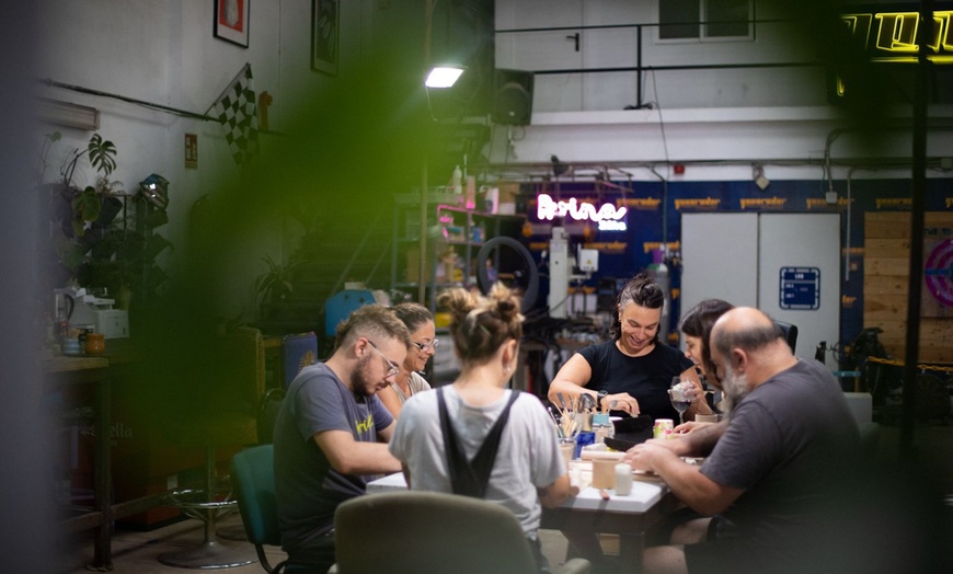 Image 18: Taller de cerámica para 1 o 2 personas con picoteo y vino ilimitado