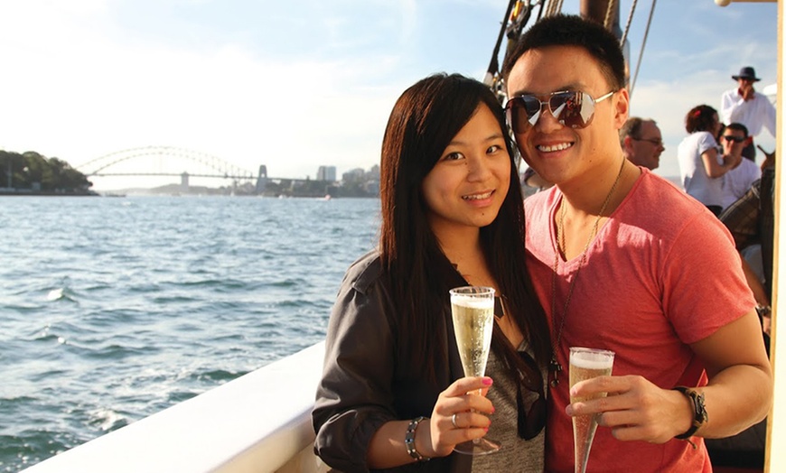 Image 2: 3-Hour Harbour Cruise w/ Lunch, Drinks & a Me Mel Island Walking Tour