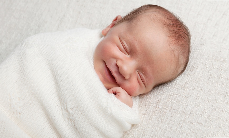 Image 2: Newborn Baby Photoshoot