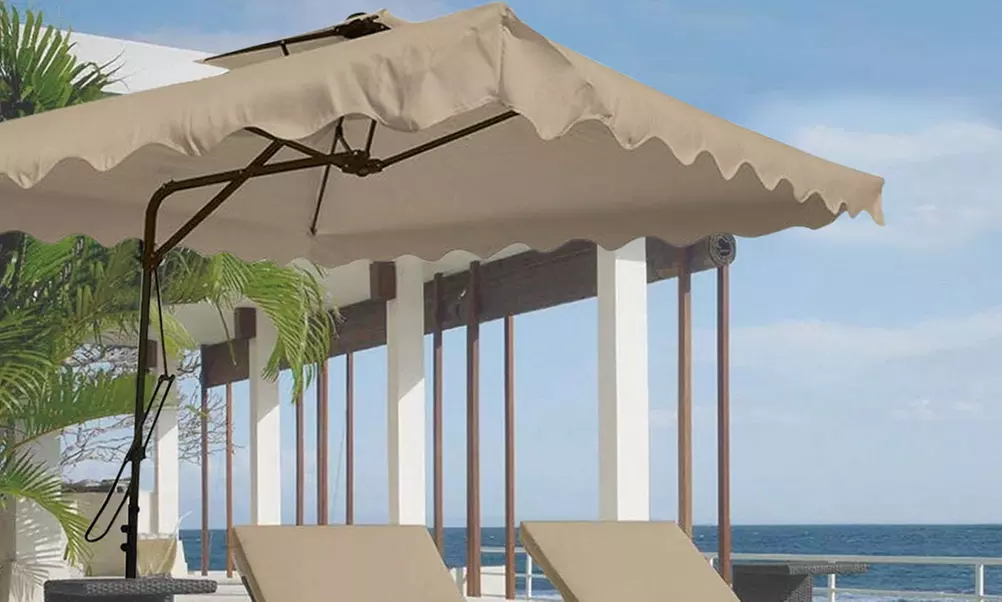 Ombrellone da giardino decentrato