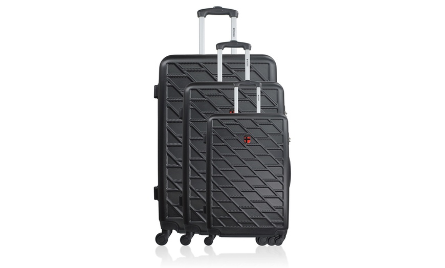 Image 25: Geographical Norway Luggage Sets