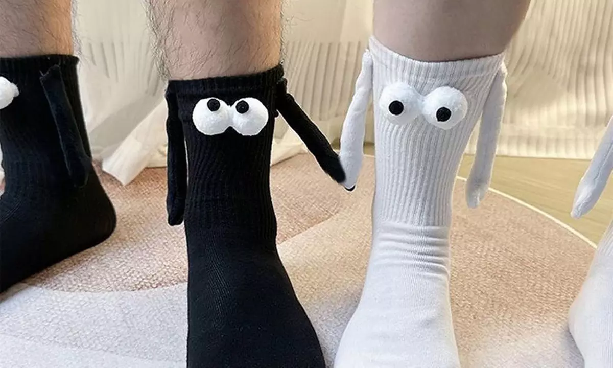 2er-Set magnetische „Hand-in Hand“-Socken