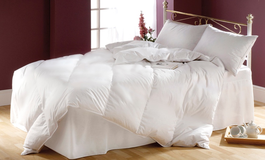 Image 1: 9-Tog Hollowfibre Double Duvet