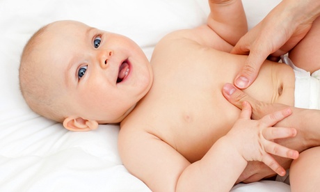 Séance de modelage bébé d'1h pour apprendre à masser et soulager ses maux à 29,90 € avec Delphine Devert