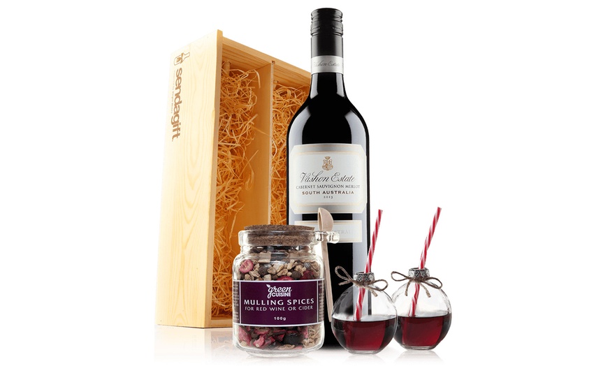 Image 1: Virgin Mulled Wine Gift Box